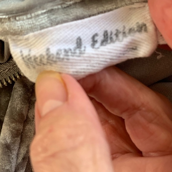 Sz M Weekend Edition lounge pair. - Picture 5 of 6